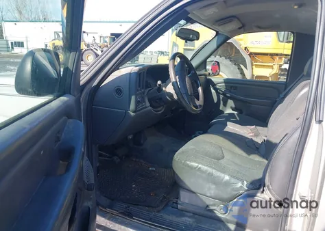 2005 Chevrolet Silverado 1500 Work Truck z USA, uszkodzony, nr VIN 1GCEC14X85Z310541